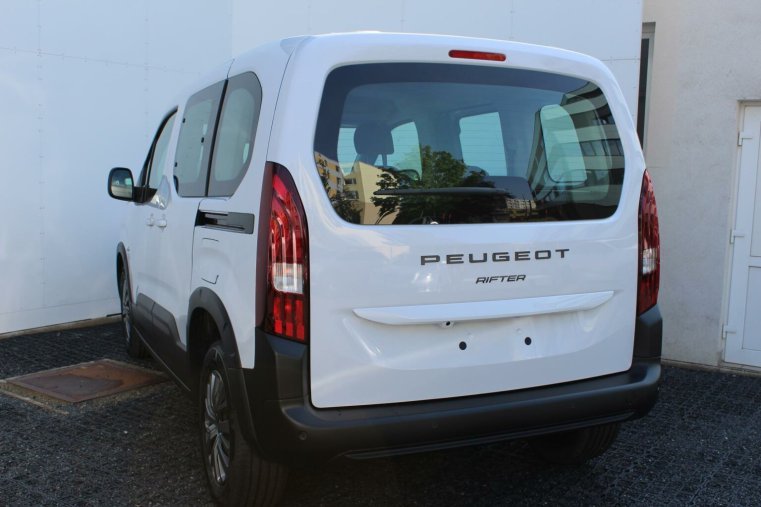 Peugeot Rifter, Peugeot Rifter ALLURE BlueHDi 130 MAN6 N1, barva zelená