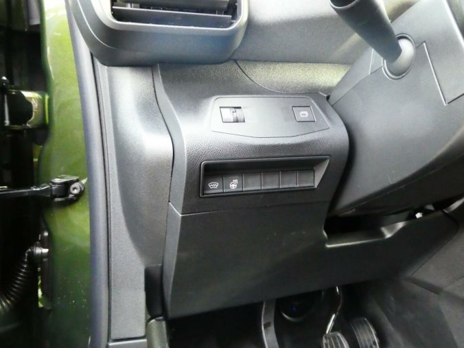 Peugeot Rifter, Peugeot Rifter ALLURE BHDi 100 S&S MAN6 M1, barva zelená