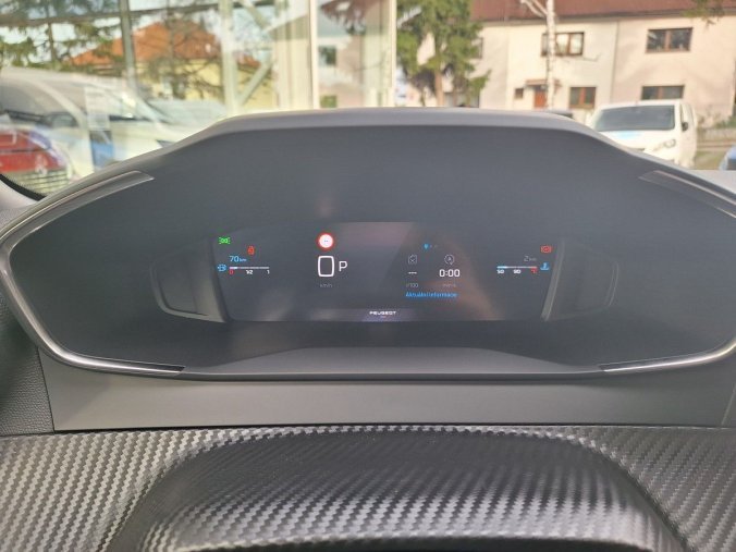 Peugeot 2008, Peugeot 2008 ALLURE Hybrid 145 e-DCS6, barva červená