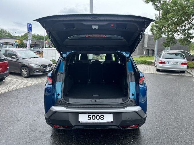 Peugeot 5008, Peugeot 5008 GT Hybrid 145 e-DCS6, barva modrá