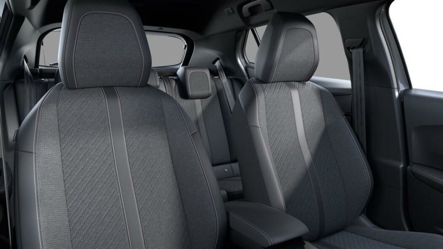 Peugeot 2008, Peugeot 2008 ALLURE 1.2 PureTech 7 let zár., barva černá