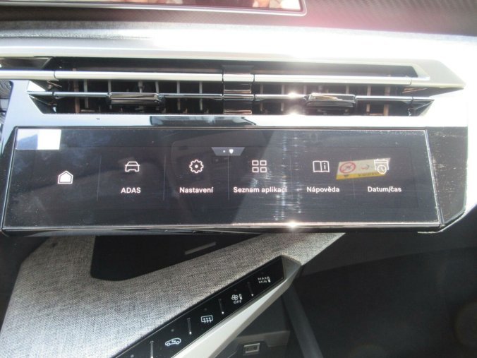 Peugeot 5008, Peugeot 5008 ALLURE Hybrid 145 e-DCS6, barva bílá