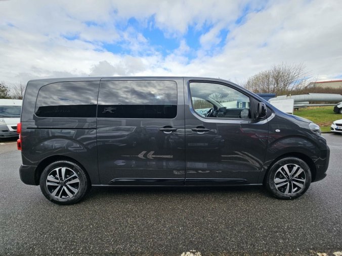 Peugeot Traveller, Peugeot Traveller Allure St. 2.0 BHDi 180k EAT8, barva šedá