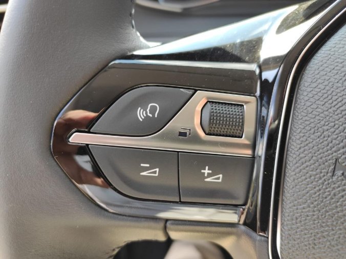 Peugeot 208, Peugeot 208 1.2 100K MAN6 BUSINESS NAVI, barva žlutá