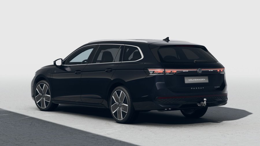 Volkswagen Passat, Passat R-Line People 200 kW eHybrid, barva černá