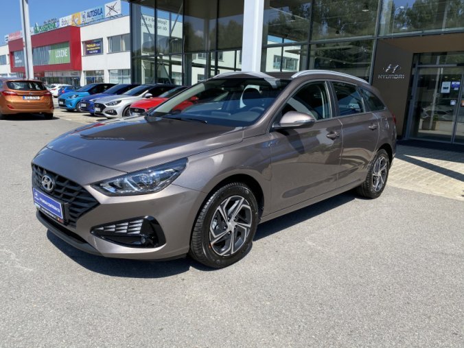 Hyundai i30, 1,5i 81 kW MT, barva bronzová