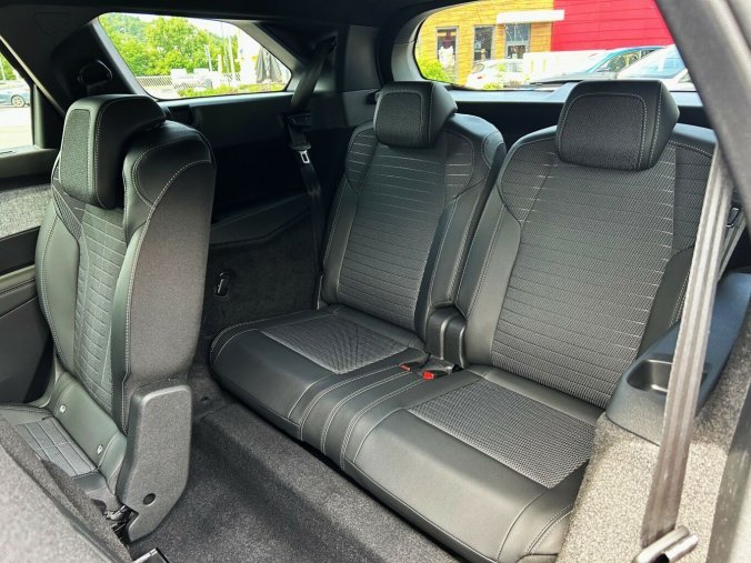 Peugeot 5008, Peugeot 5008 GT Hybrid 145 e-DCS6, barva šedá
