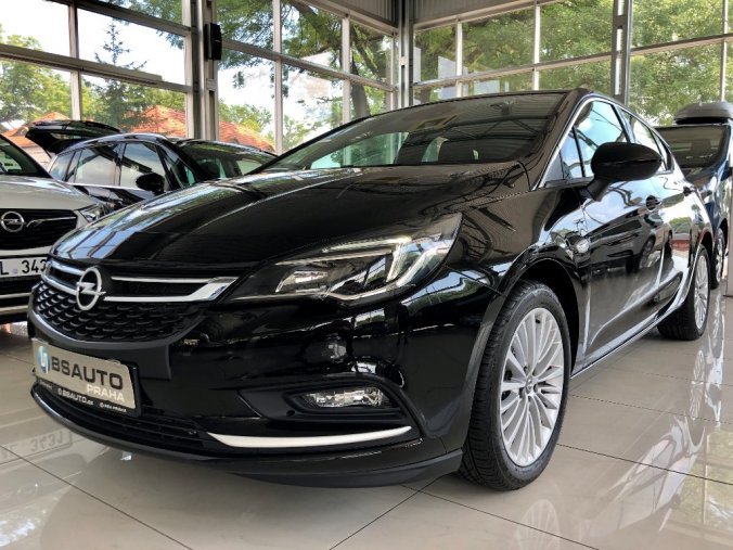 Opel Astra, Elegance 1,2Turbo 145koní + ZP, barva šedá