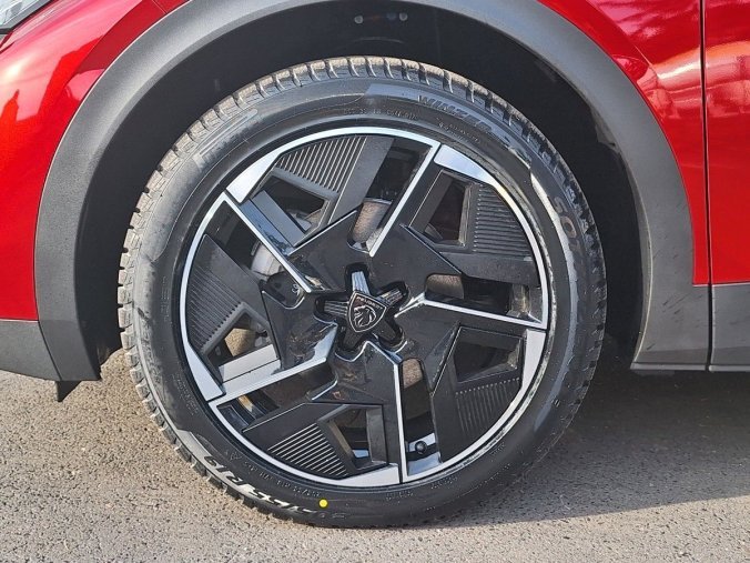 Peugeot 408, Peugeot 408 GT Hybrid 145 e-DCS6, barva červená