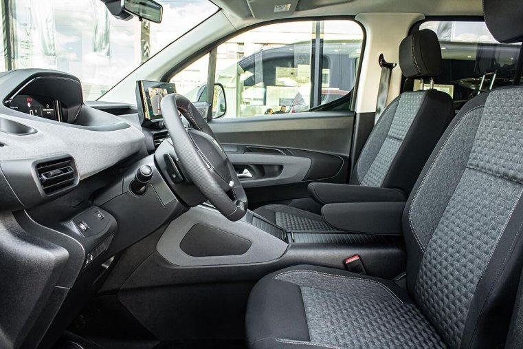 Peugeot Rifter, Peugeot Rifter 1,5 LONG GT 7 míst 130k EAT8, barva šedá