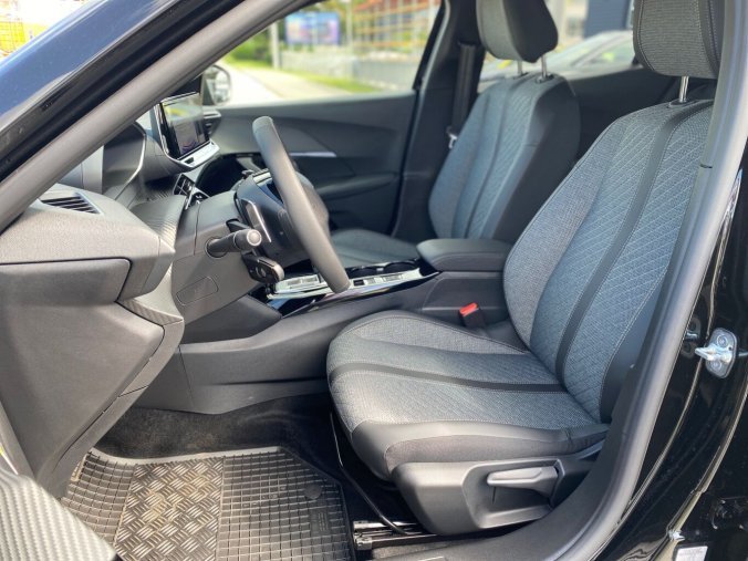 Peugeot 2008, Peugeot 2008 ALLURE  130hp EAT8 - CELOROČNÍ PNEU - 0255, barva modrá
