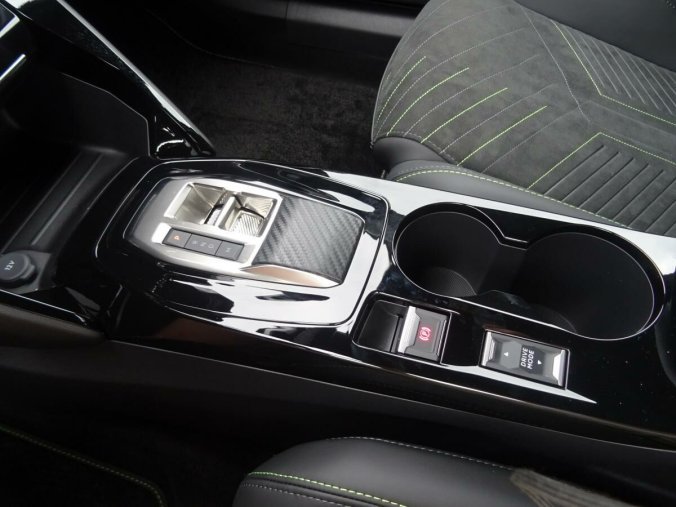 Peugeot 2008, Peugeot 2008 GT PureTech 130k EAT8, barva šedá