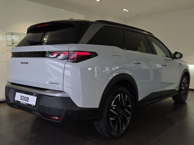 Peugeot 5008, Peugeot 5008 5008 GT Hybrid 145 e-DCS6, barva bílá