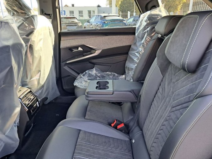 Peugeot 5008, Peugeot 5008 5008 GT Hybrid 145 e-DCS6, barva bílá