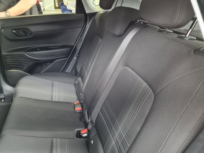 Hyundai Bayon, 1,0 T-GDI 74 kW 6st. manuální, barva bílá