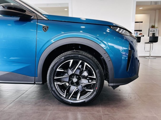 Peugeot 3008, Peugeot 3008 GT Hybrid 145k, El. Víko kufru, barva modrá