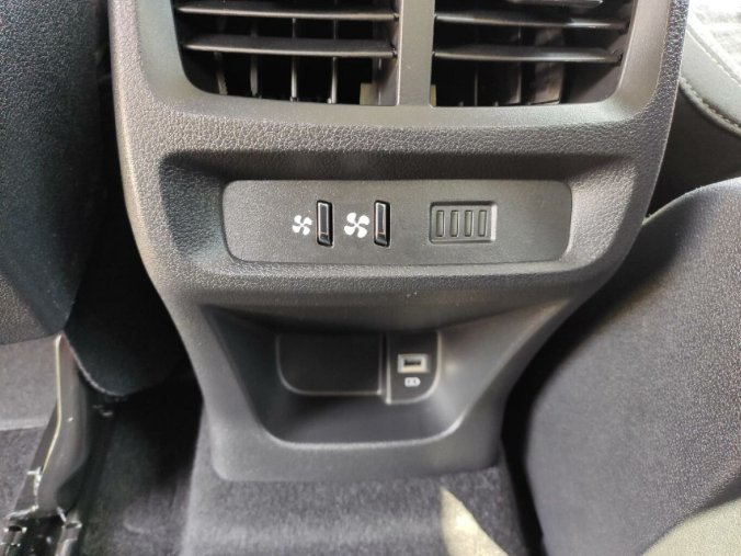 Peugeot Rifter, Peugeot Rifter GT 1.5 HDI 130kAUT8 osobní NAV, barva zelená