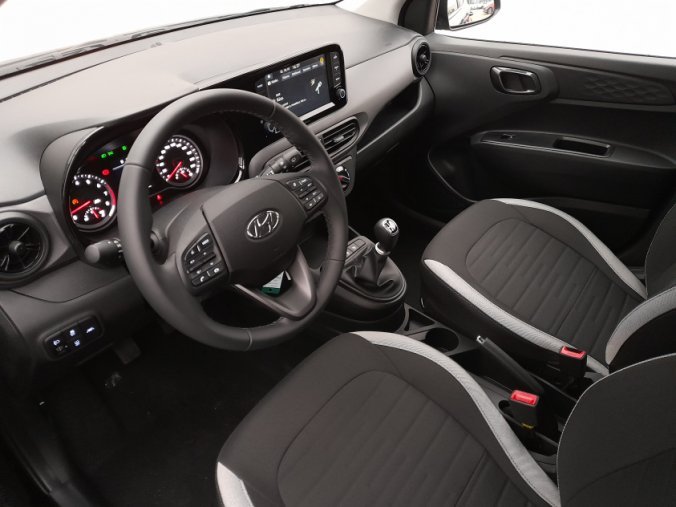 Hyundai i10, 1,2i 5 st. manuální, barva černá