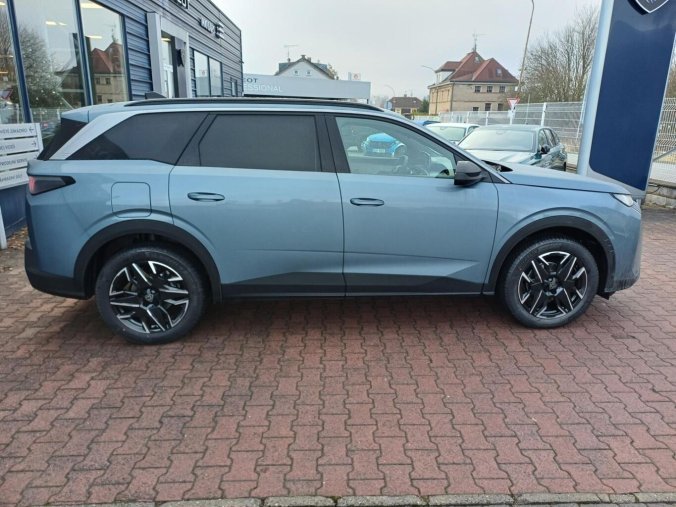 Peugeot 5008, Peugeot 5008 BUSINESS Hybrid 145 e-DCS6, barva modrá
