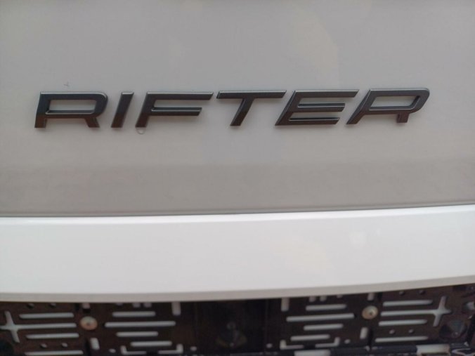 Peugeot Rifter, Peugeot Rifter ALLURE 1.5 BlueHDi 130k, barva bílá