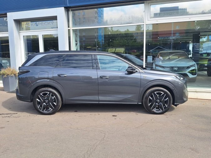 Peugeot 5008, Peugeot 5008 GT Hybrid 145 e-DCS6, barva šedá