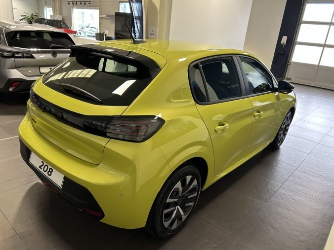 Peugeot 208, Peugeot 208 STYLE Elektromotor 100 kW / 136 k (Baterie 50 kWh), barva žlutá