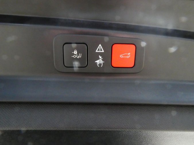 Peugeot 5008, Peugeot 5008 ALLURE PACK 1.5 BHDi 130k EAT8, barva šedá