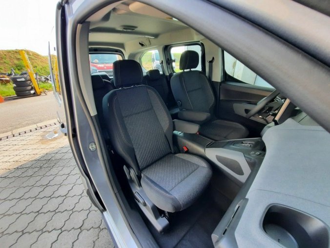 Peugeot Rifter, Peugeot Rifter LONG ALLURE 1,5 BHDi 130k EAT8, barva šedá