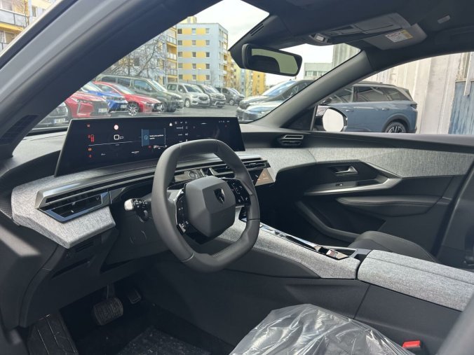 Peugeot 5008, Peugeot 5008 ALLURE Hybrid 145k e-DCS6, barva bílá