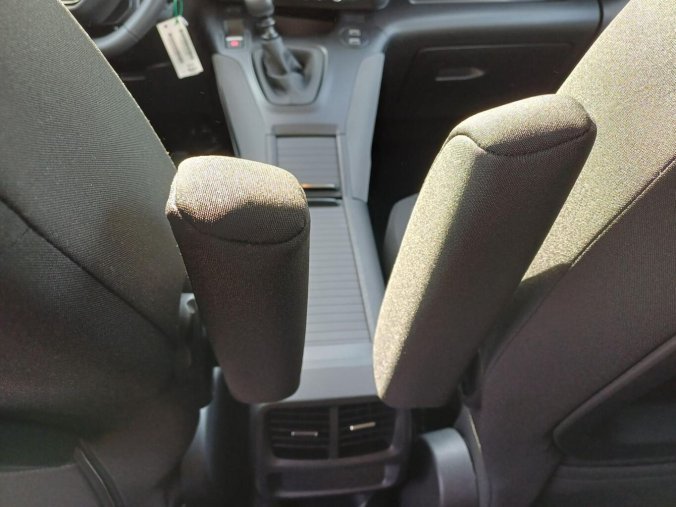 Peugeot Rifter, Peugeot Rifter Long Allure 1.5 HDI 130k, barva černá