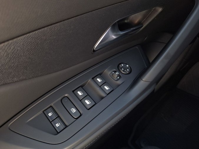 Peugeot 308, Peugeot 308 SW ALLURE Hybrid 145 e-DCS6, barva bílá