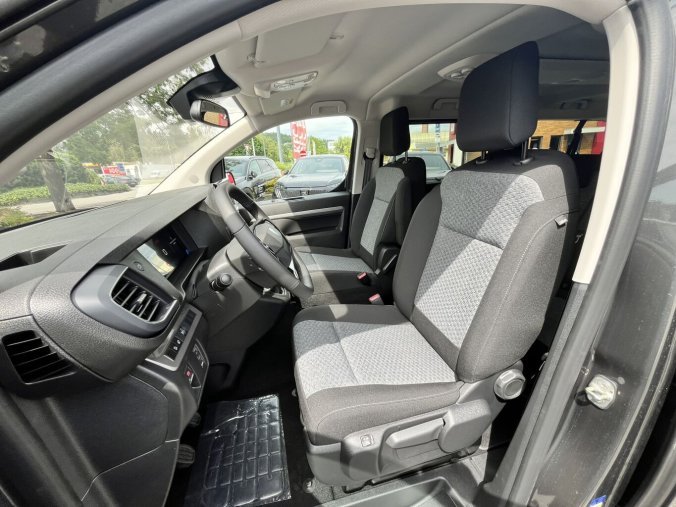 Peugeot Traveller, Peugeot Traveller Traveller Active L3 2.2 BlueHDi 150k MAN6, barva šedá