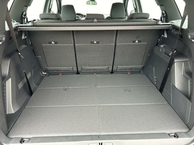 Peugeot 5008, Peugeot 5008 Active Pack 1.5 BlueHDi EAT8, barva šedá