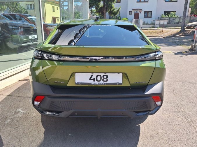Peugeot 408, Peugeot 408 GT Hybrid 145 e-DCS6, barva zelená