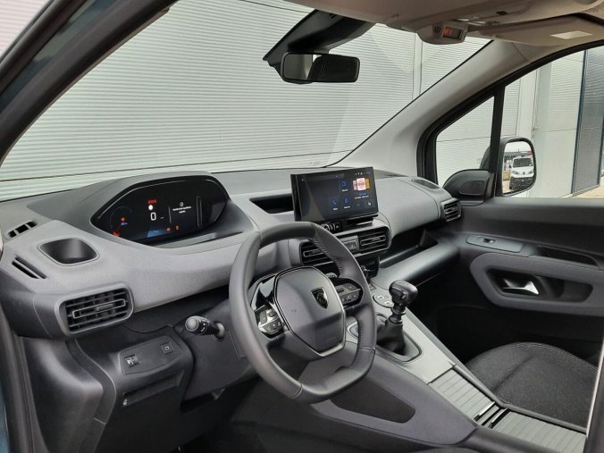 Peugeot Rifter, Peugeot Rifter ALLURE BlueHDi 100 S&S MAN6, barva modrá