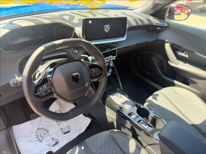 Peugeot 2008, Peugeot 2008 1,2 Hybrid 136 e-DCS6  ALLURE, barva modrá