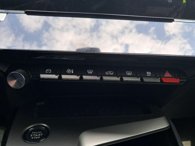 Peugeot 408, Peugeot 408 408 GT Hybrid 145 e-DCS6, barva bílá