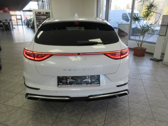 Kia ProCeed, 1.5 T-GDi 7DCT, barva modrá