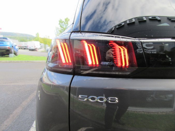 Peugeot 5008, ALLURE PACK 1.5 BHDi 130k EAT8, barva šedá