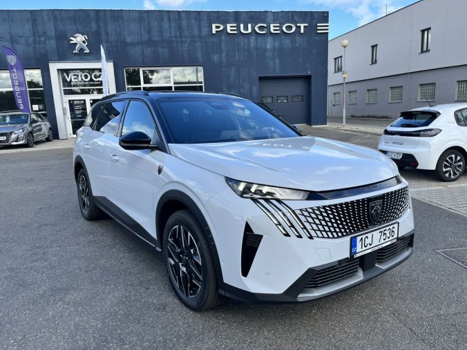 Peugeot 5008, Peugeot 5008 GT Hybrid 145 e-DCS6, barva bílá