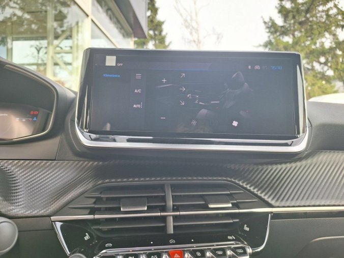 Peugeot 2008, Peugeot 2008 ALLURE Hybrid 136 e-DCS6, barva červená