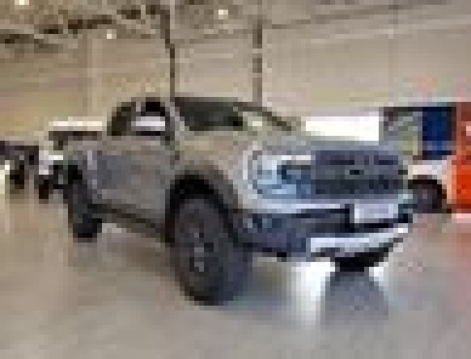 Ford Ranger, 3.0 EcoBoost V6 Twin-Turbo, barva stříbrná