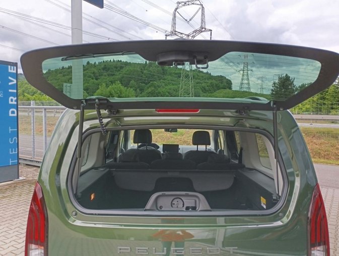 Peugeot Rifter, Peugeot Rifter LONG ALLURE BlueHDi 130 S&S EA, barva zelená