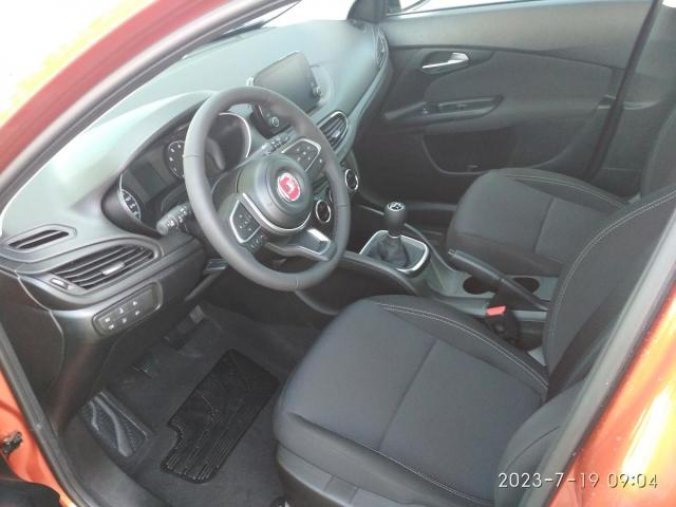 Fiat Tipo, HB 1.0 Fire Fly 100k, barva oranžová