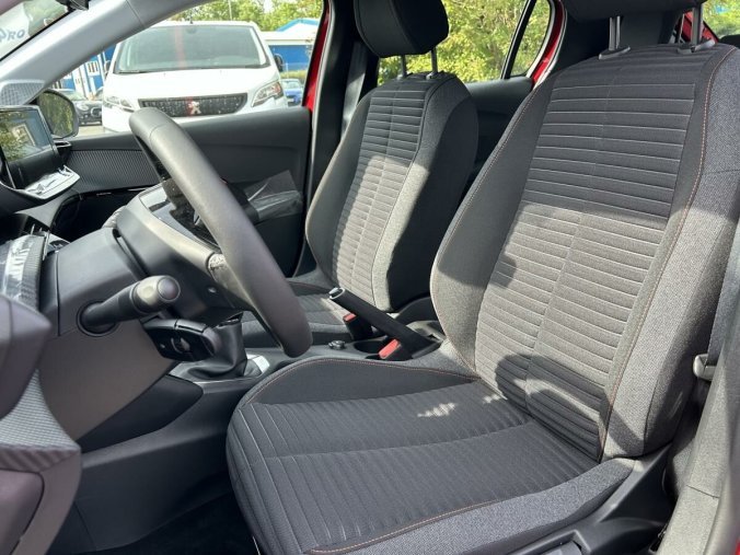 Peugeot 208, Peugeot 208 208 ACTIVE PACK PureTech MAN5, barva červená