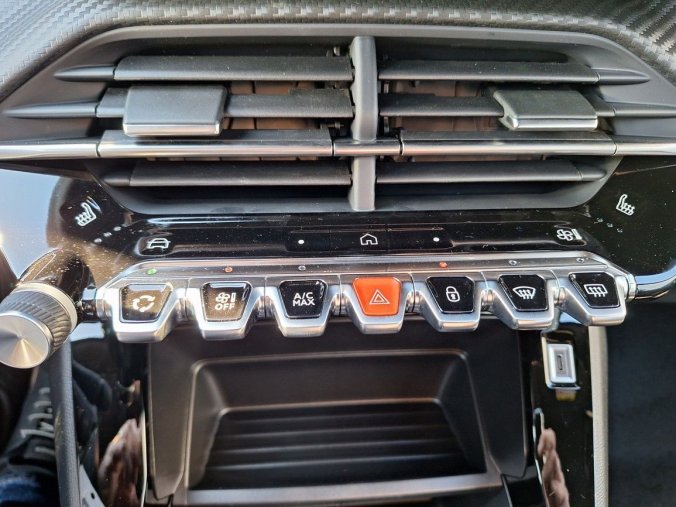 Peugeot 2008, Peugeot 2008 STYLE PureTech 100 M6, barva šedá