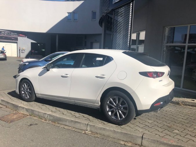 Mazda 3, 2.0i G 122 K, barva bílá