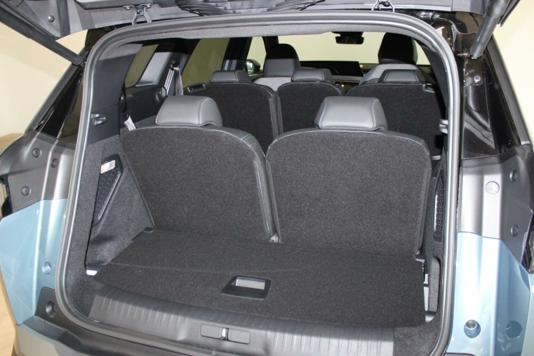 Peugeot 5008, Peugeot 5008 GT Hybrid 136 e-DCS6, barva modrá