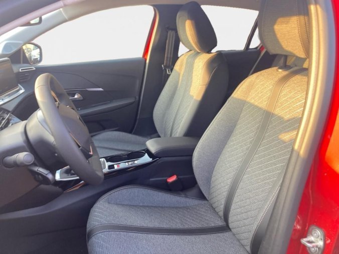 Peugeot 208, Peugeot 208 ALLURE PureTech 100 S&S MAN6, barva červená