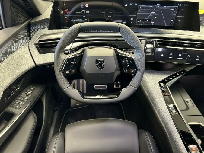 Peugeot 5008, Peugeot 5008 E-5008 GT - masážní sedadla, barva šedá